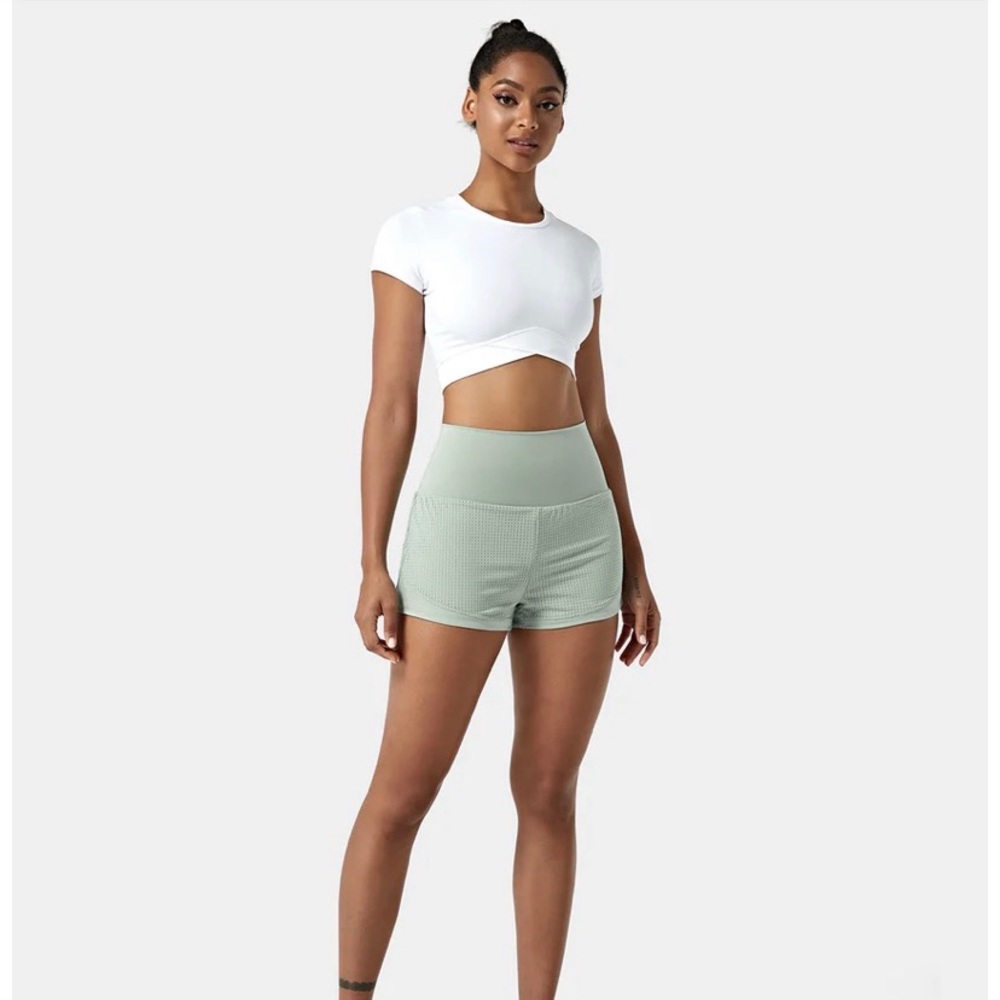 NWT- High Waisted Mesh Back Waistband Pocket 2-in-1 Casual Shorts 2"